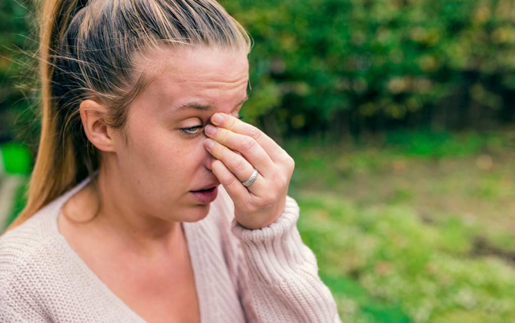 Itchy Eyes? Runny Nose? 9 Natural Ways to Curb Allergies | Wellness ...